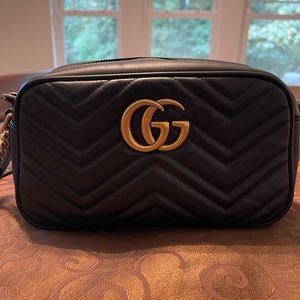 Gucci small marmont mátelasse shoulder bag